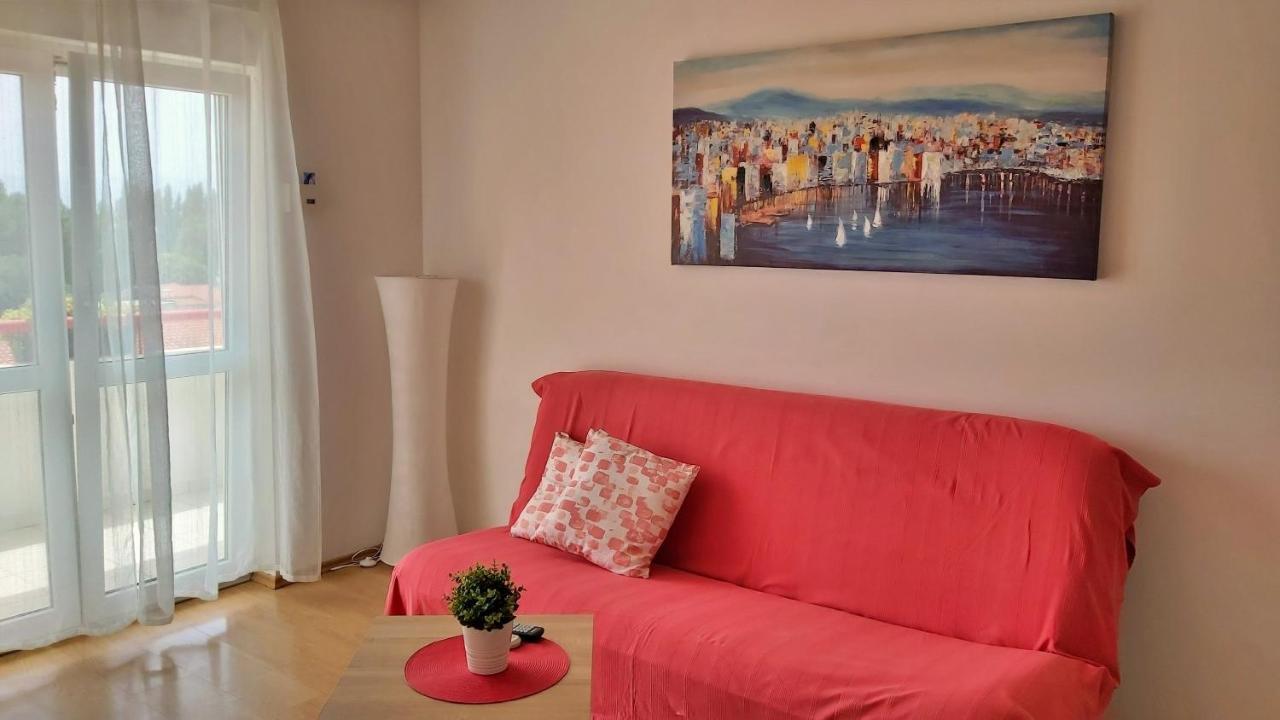 Apartments Zvone 奥米什 外观 照片