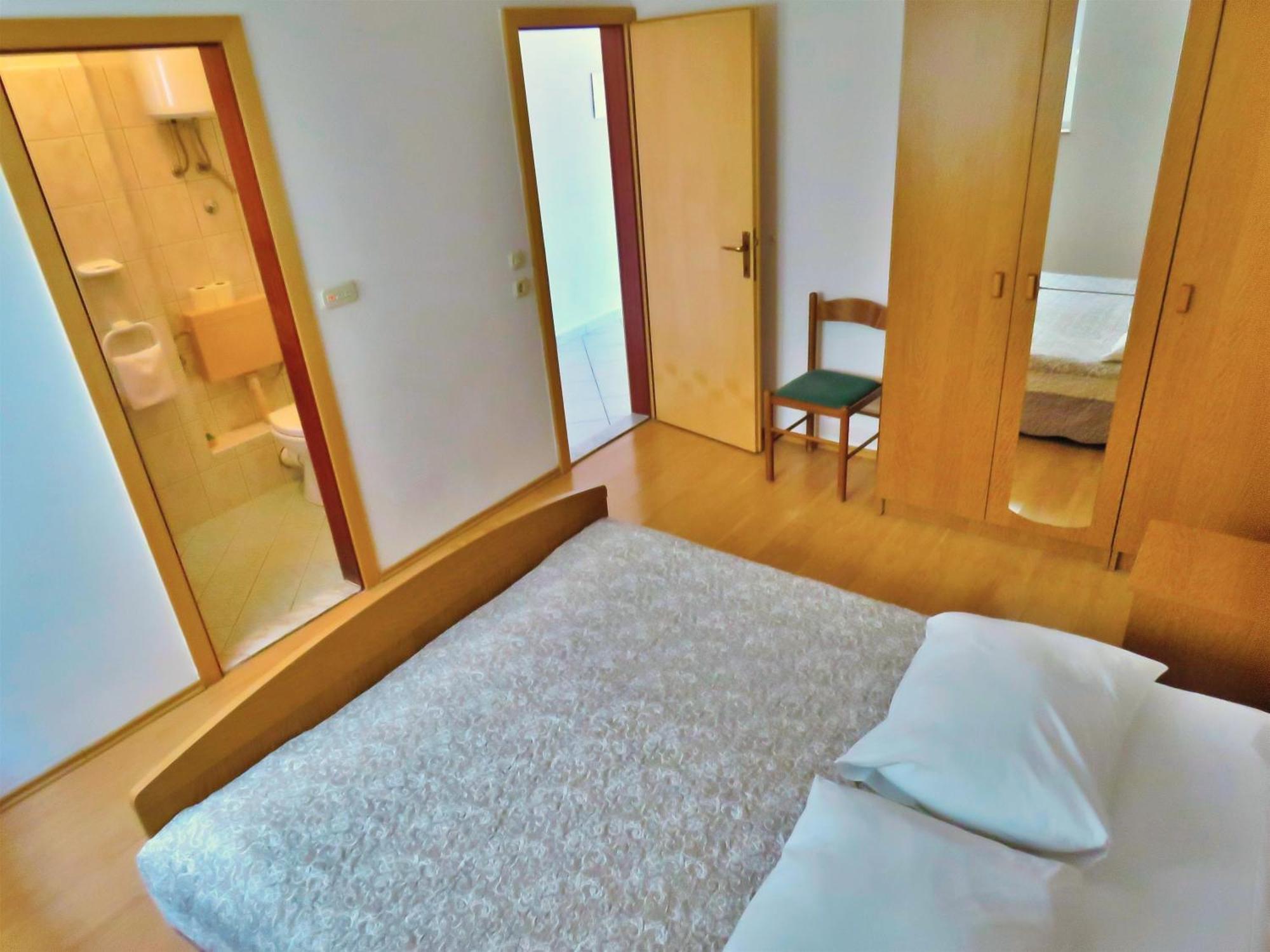 Apartments Zvone 奥米什 客房 照片