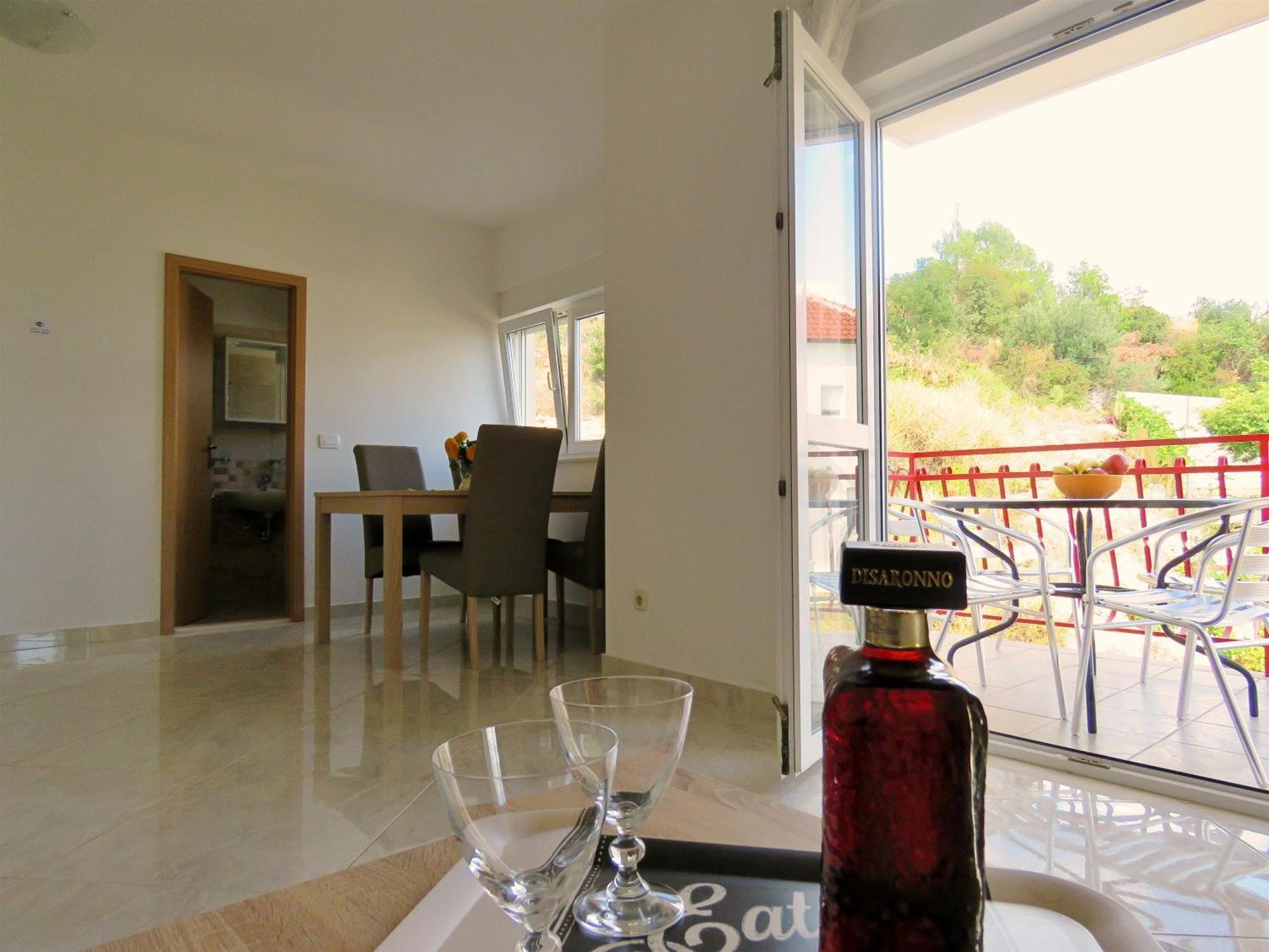 Apartments Zvone 奥米什 客房 照片