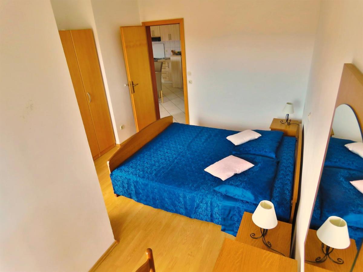 Apartments Zvone 奥米什 外观 照片